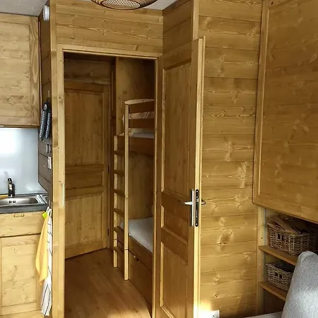 Woody Les Menuires Апартаменты *